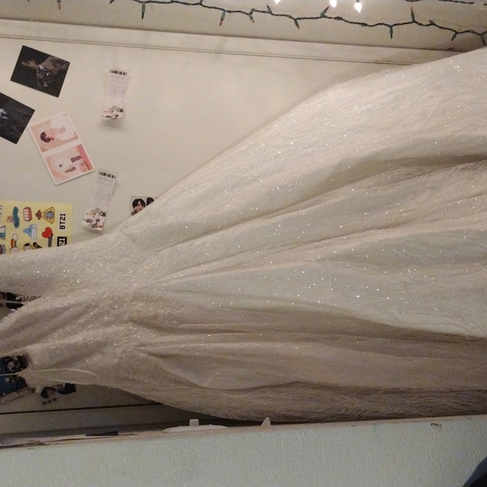 Wedding dress
